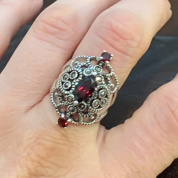 Sterling Silver Garnet and Marcasite Ring Size: 6 - Picture 2 of 9